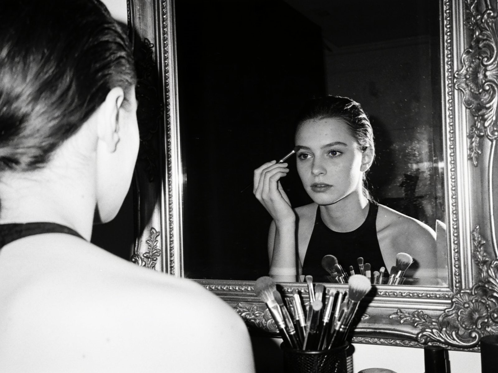 Model preparing at a mirror